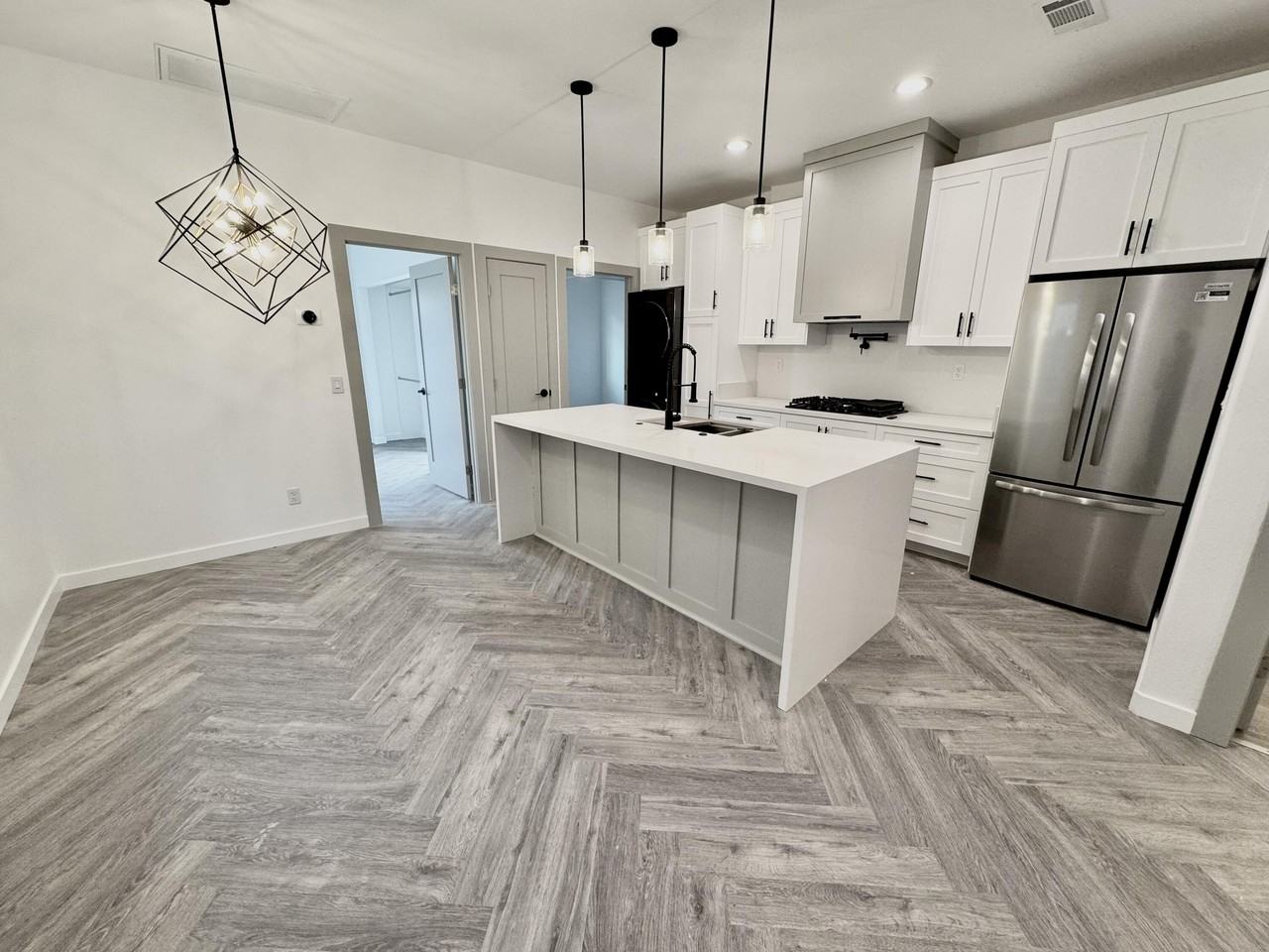 2643 Summerchase Ave #B - Photo 5 of 30
