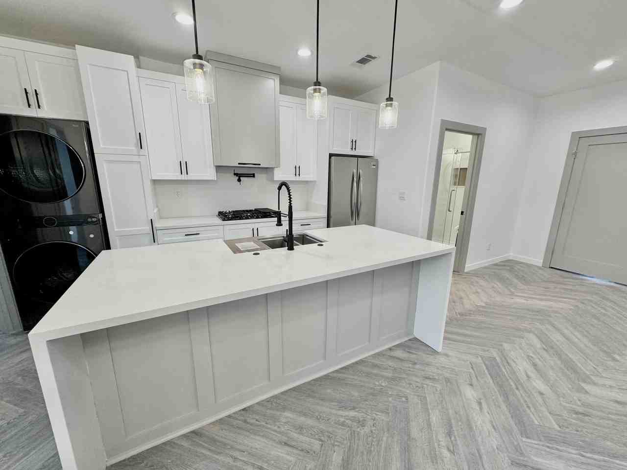 2643 Summerchase Ave #B - Photo 7 of 30