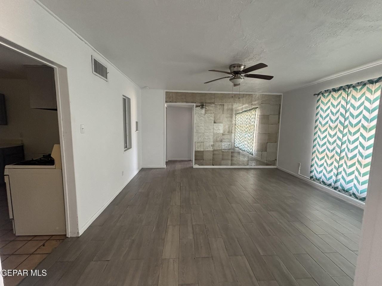 619 Alethea Park Dr - Photo 3 of 13