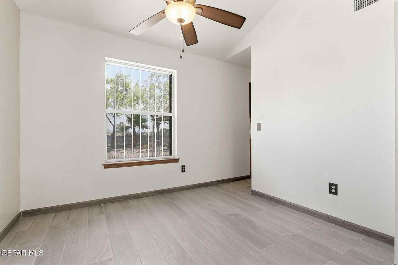 6900 Imperial Ridge Dr - Photo 6 of 28