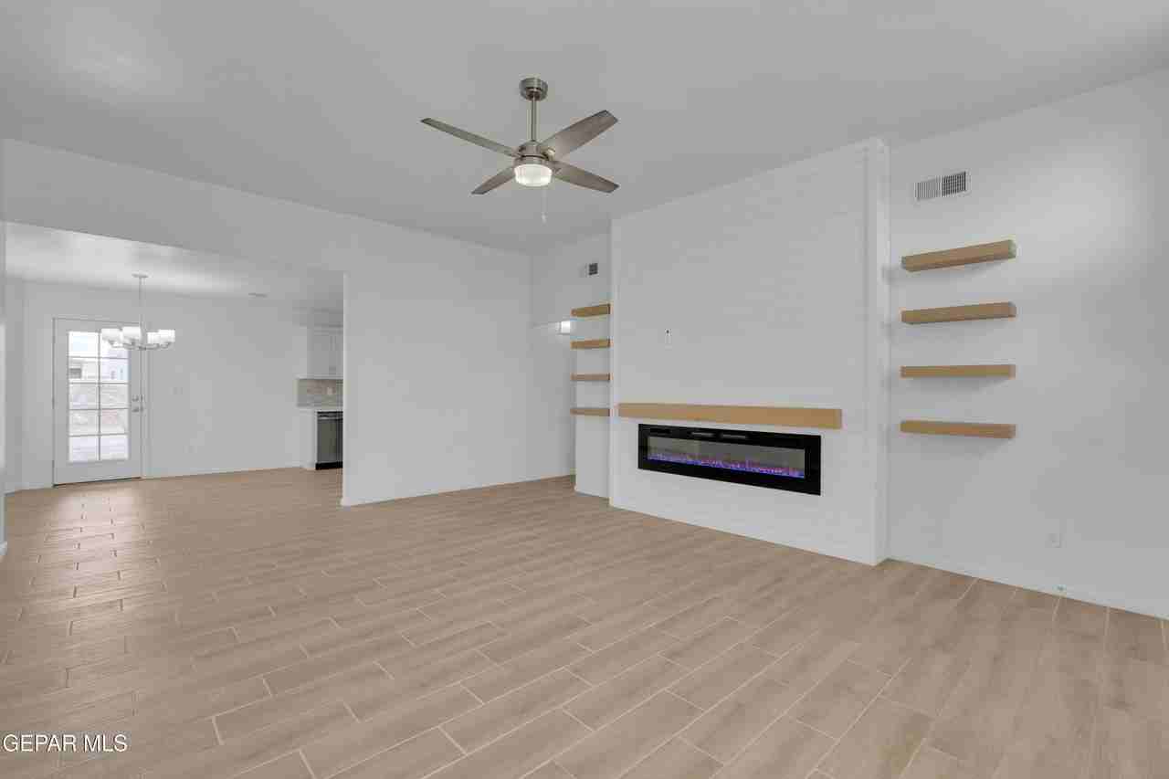 13095 Emerald Hills Ave - Photo 3 of 27