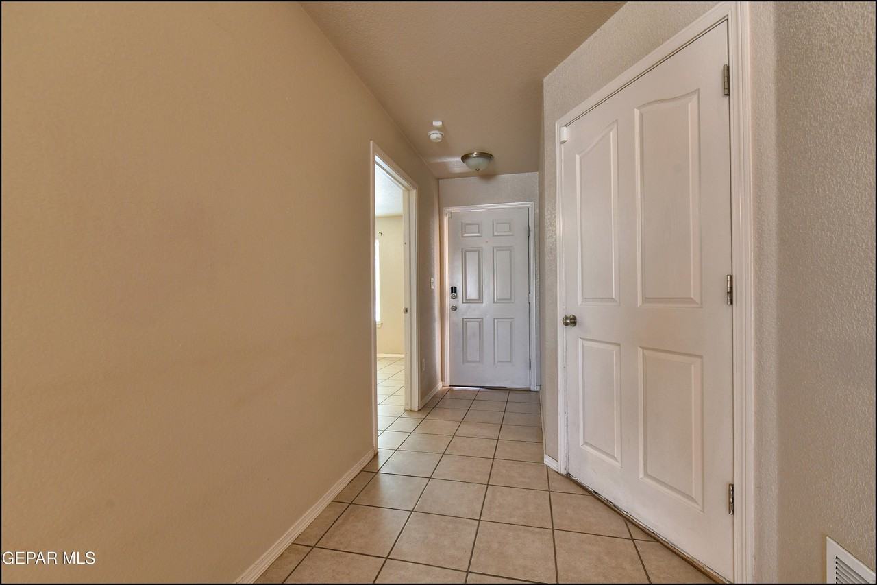 7351 Burntside Ln - Photo 5 of 32