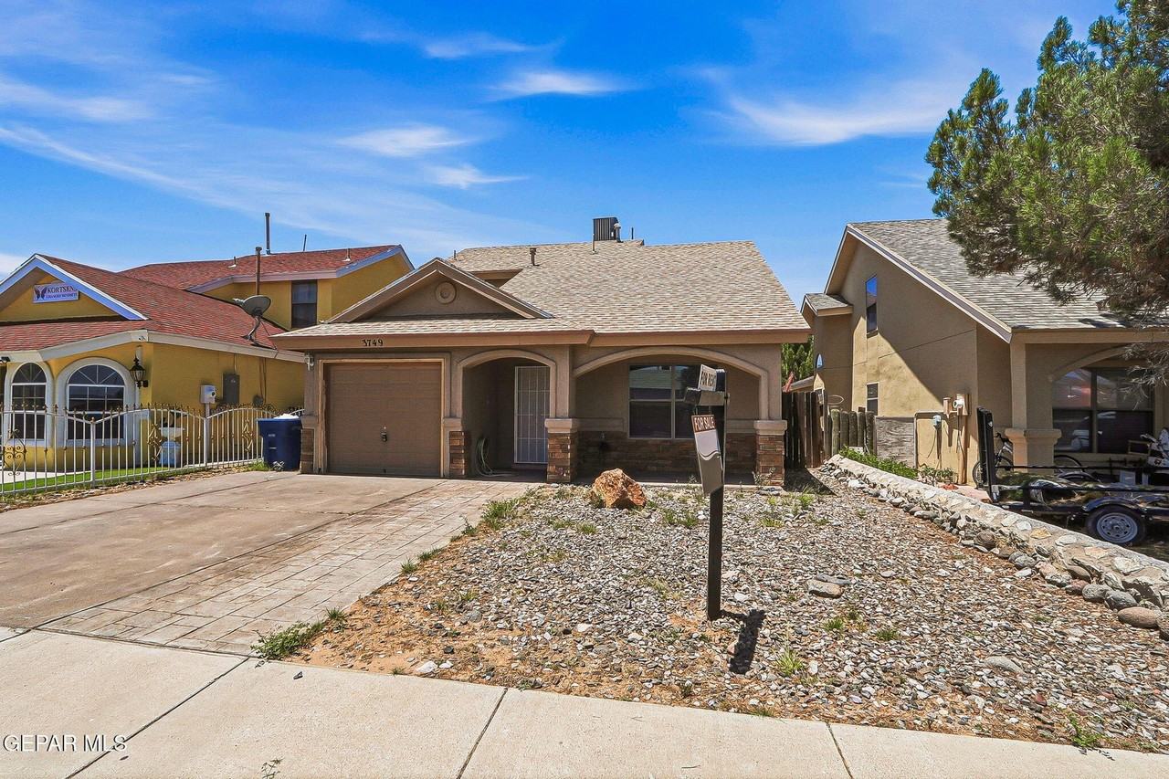 3749 Leticia St - Photo 2 of 33