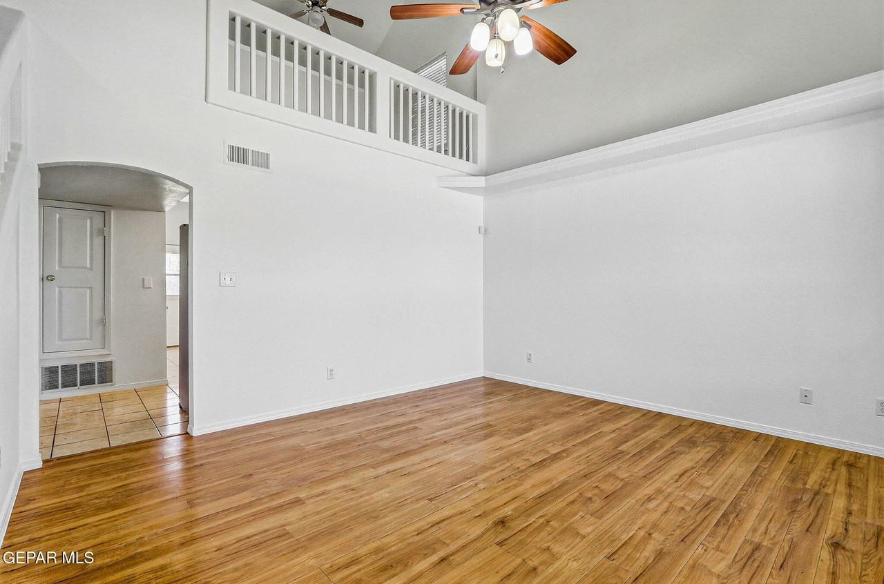 3749 Leticia St - Photo 4 of 33