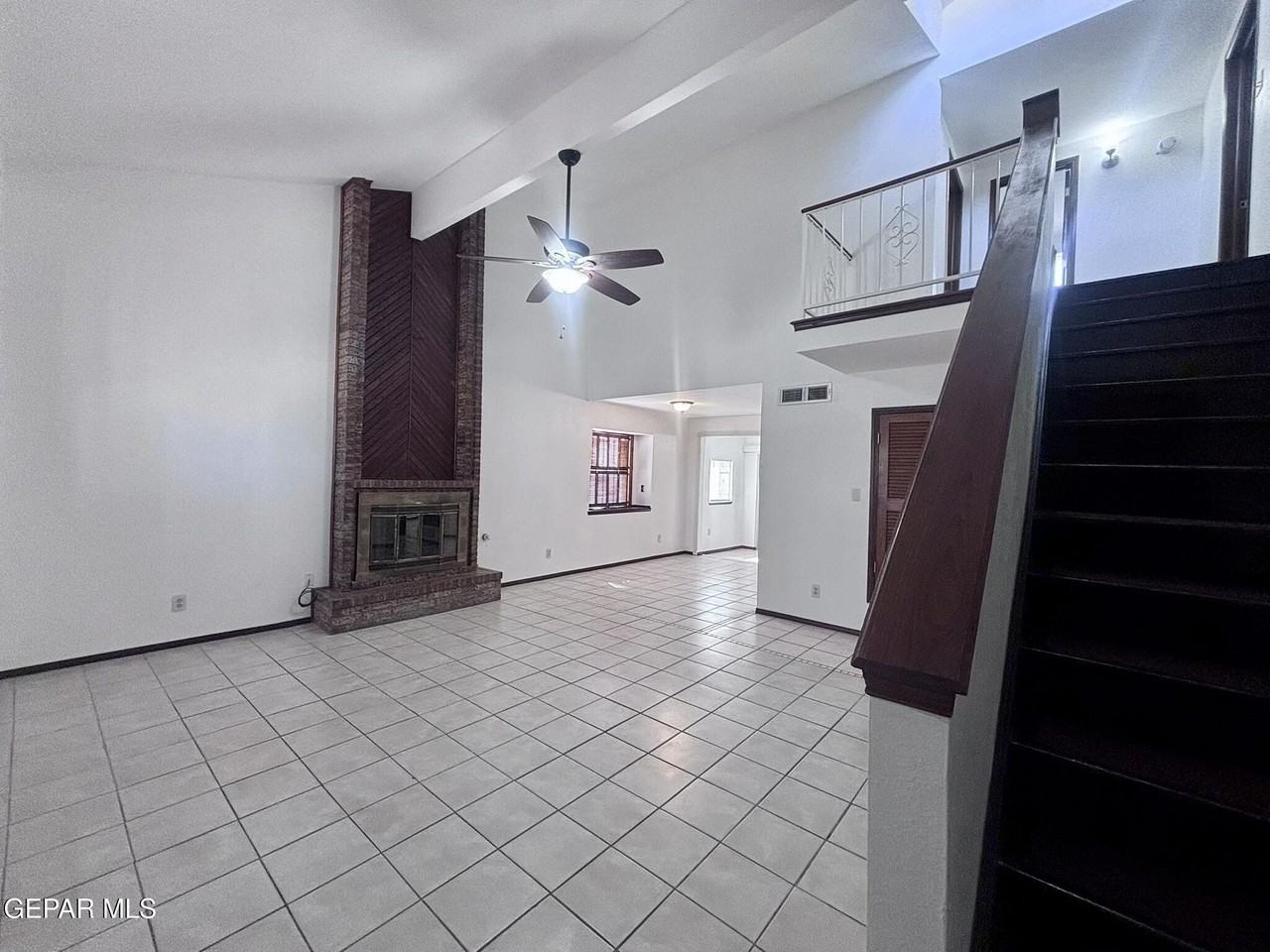 11578 Chaplin Ct - Photo 3 of 20