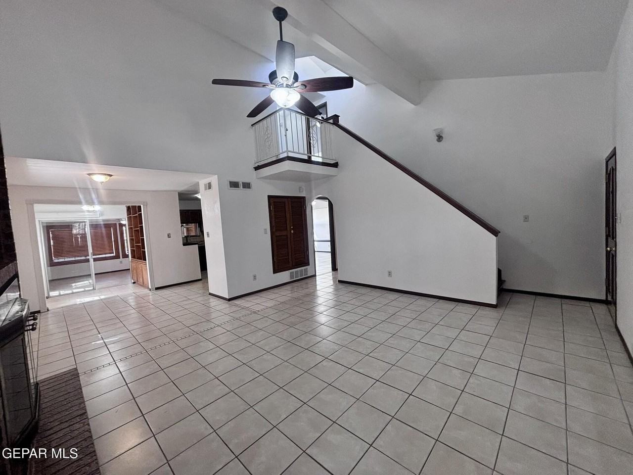 11578 Chaplin Ct - Photo 4 of 20