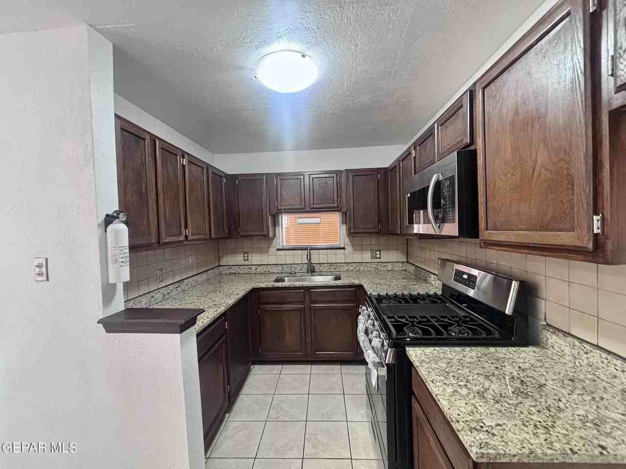 11578 Chaplin Ct - Photo 6 of 20
