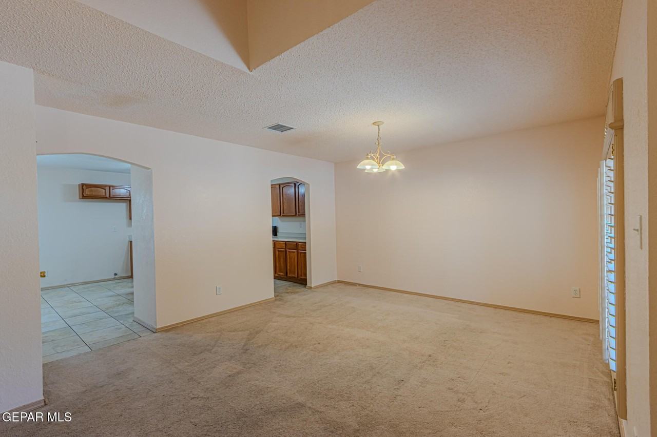 712 Laramie River Ave - Photo 6 of 24