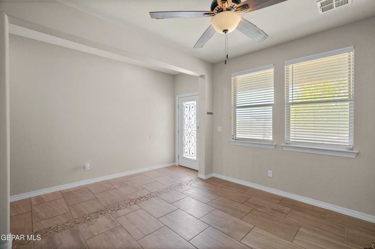 380 Canyon Vista Dr - Photo 6 of 43