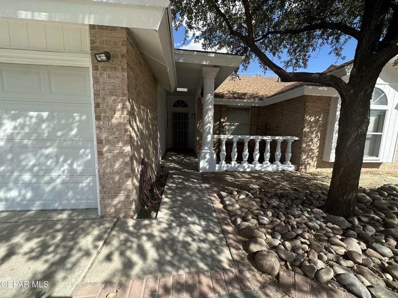 408 Hadley Pl - Photo 4 of 31