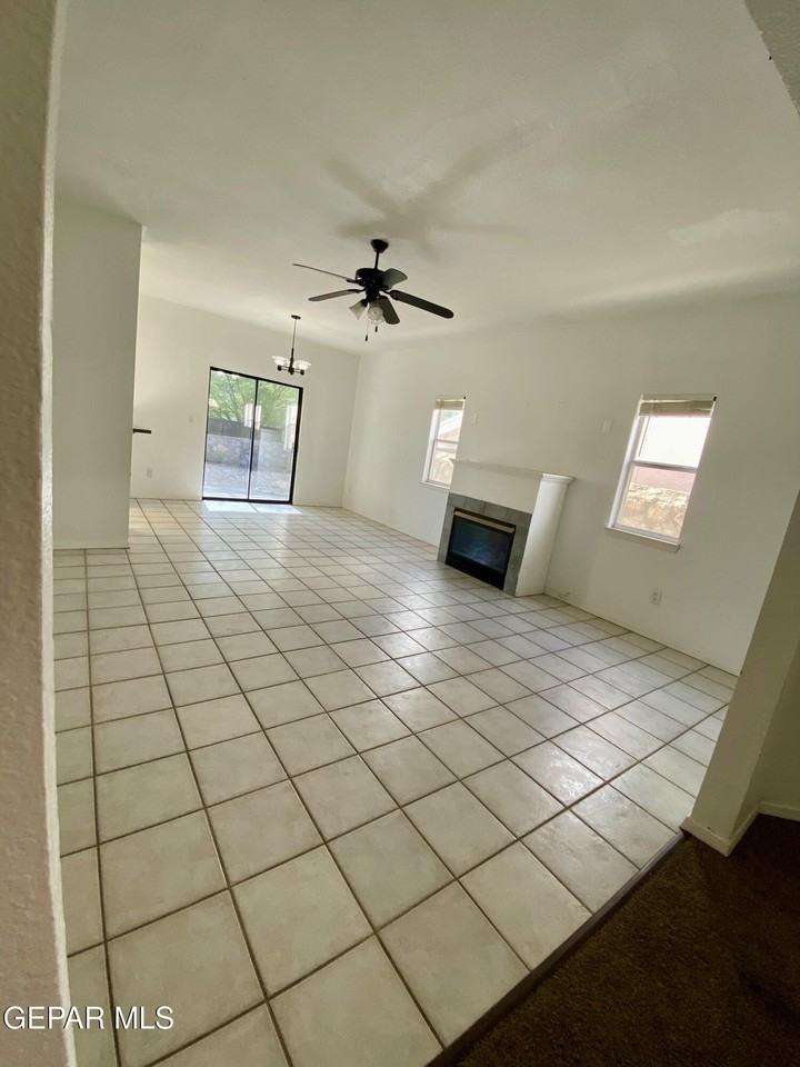 2215 King James Pl - Photo 4 of 26
