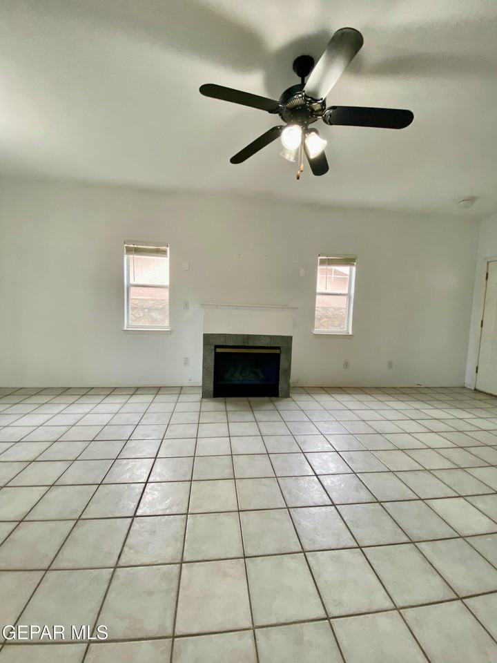 2215 King James Pl - Photo 5 of 26