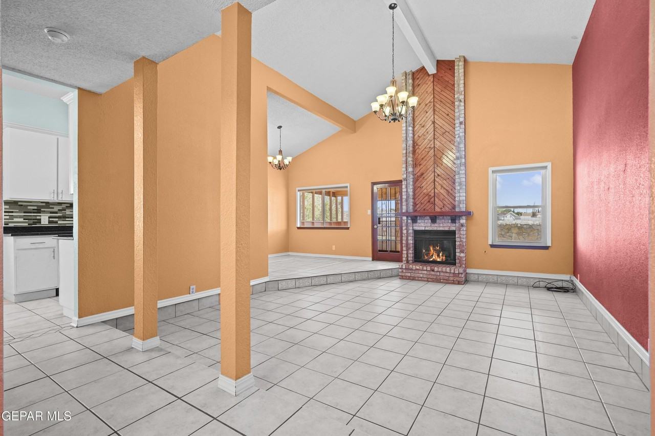 4805 Maureen Cir - Photo 7 of 32