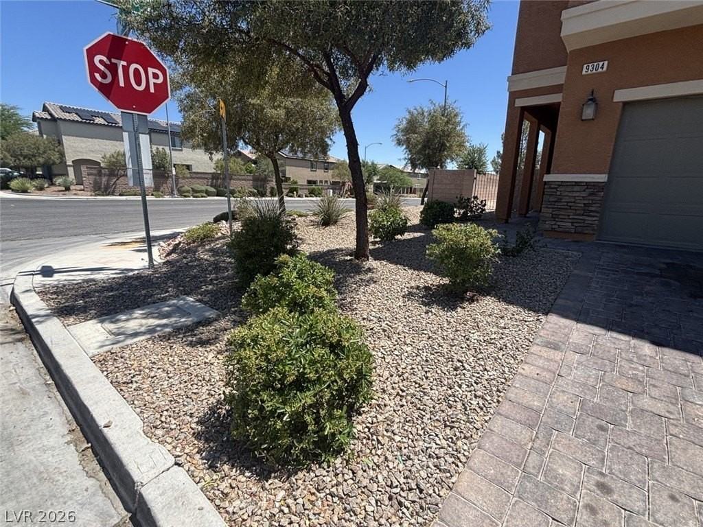 9304 Polwarth Ct - Photo 4 of 50