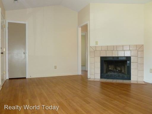 3102 Darby St - Photo 2 of 17