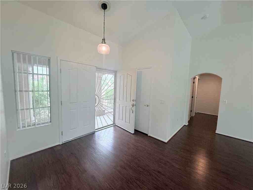 9709 Blue Bell Dr - Photo 4 of 24