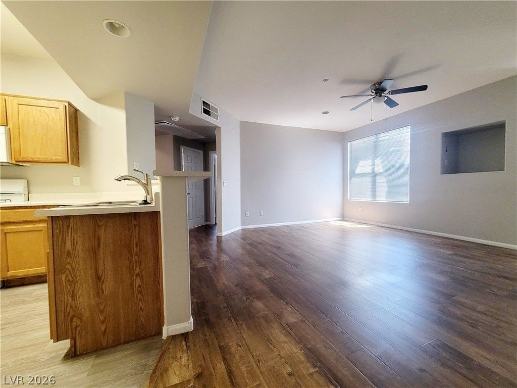 5855 Valley Dr #2048 - Photo 5 of 13