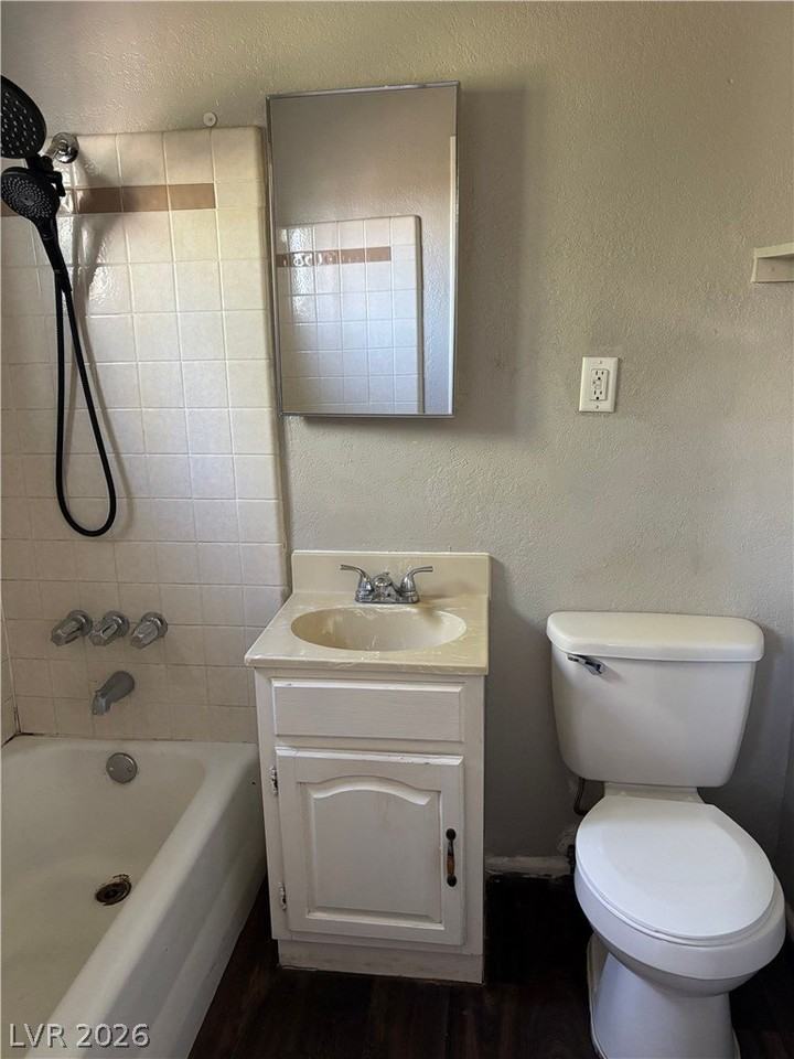 210 Tungsten St #3 - Photo 2 of 5