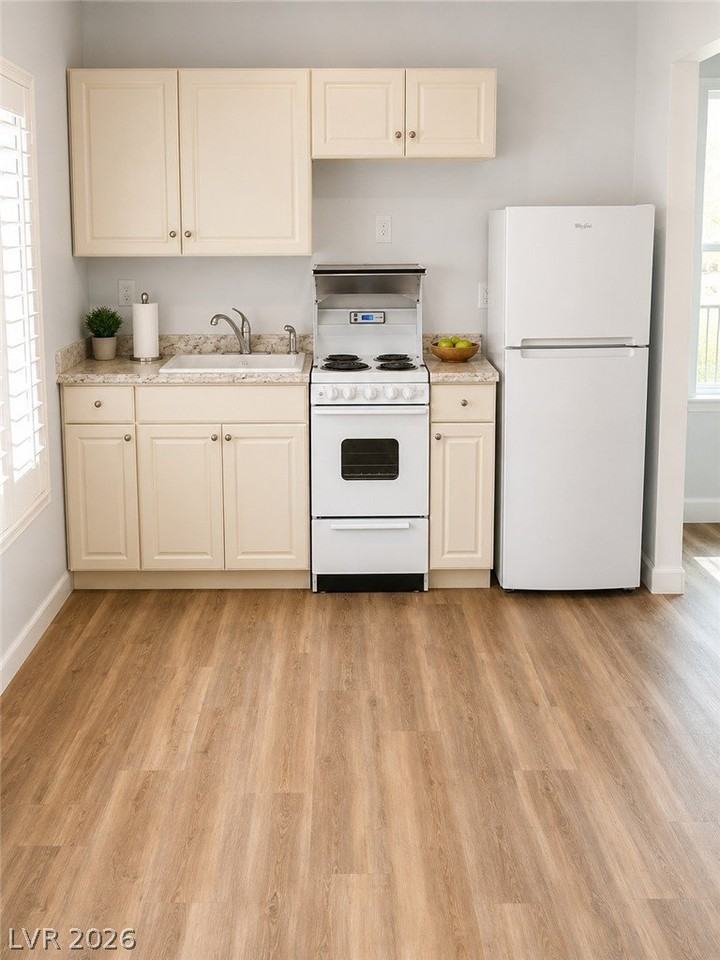 10332 Linfield Pl - Photo 2 of 7