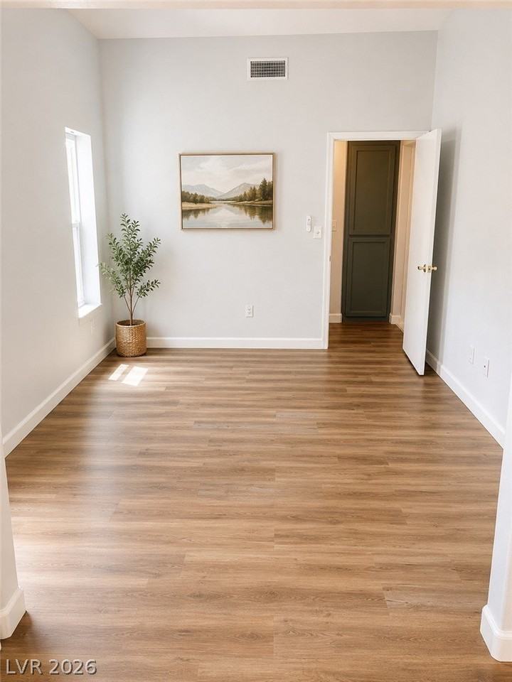 10332 Linfield Pl - Photo 3 of 7