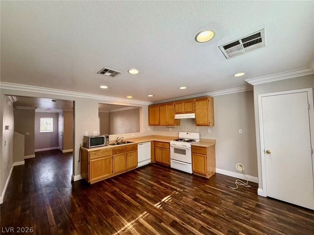 7983 Dutch Villas St - Photo 6 of 19