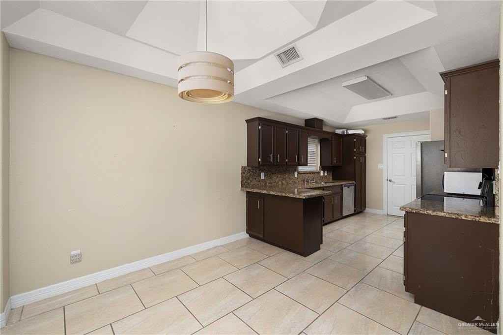 2413 Xenops Ave - Photo 5 of 13