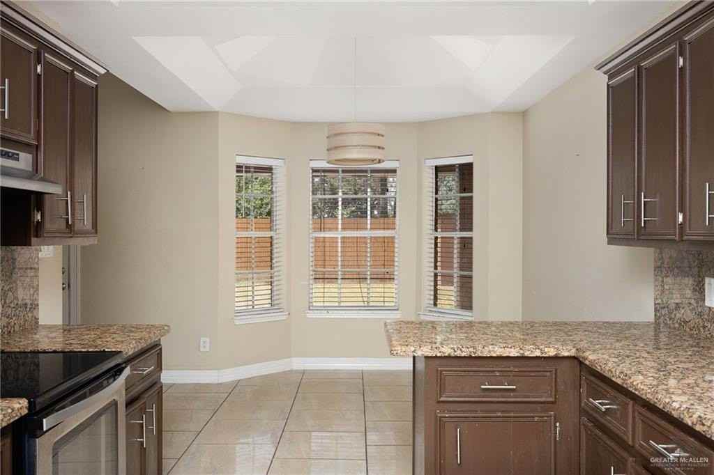 2413 Xenops Ave - Photo 7 of 13
