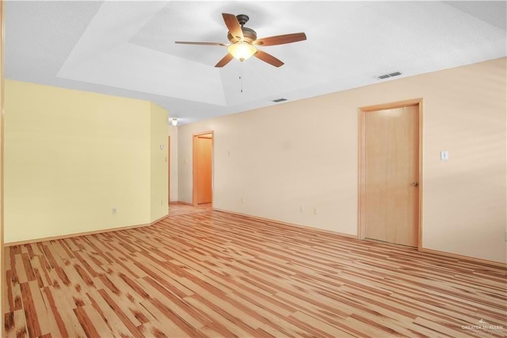 2309 Yarrow St - Photo 4 of 17