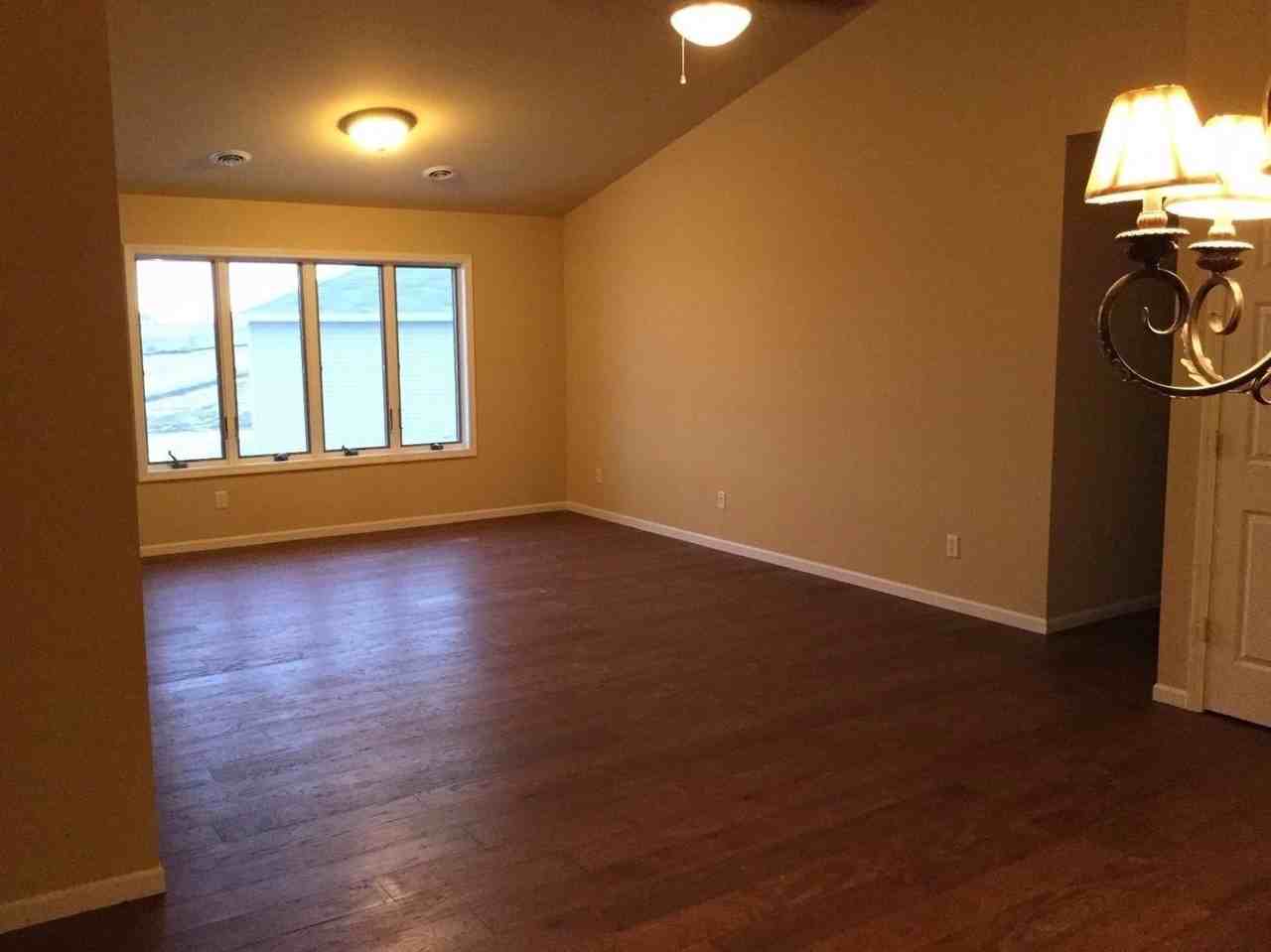 11193 Vermont Cir - Photo 2 of 10