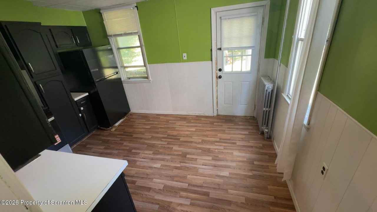 319 New York St - Photo 3 of 13