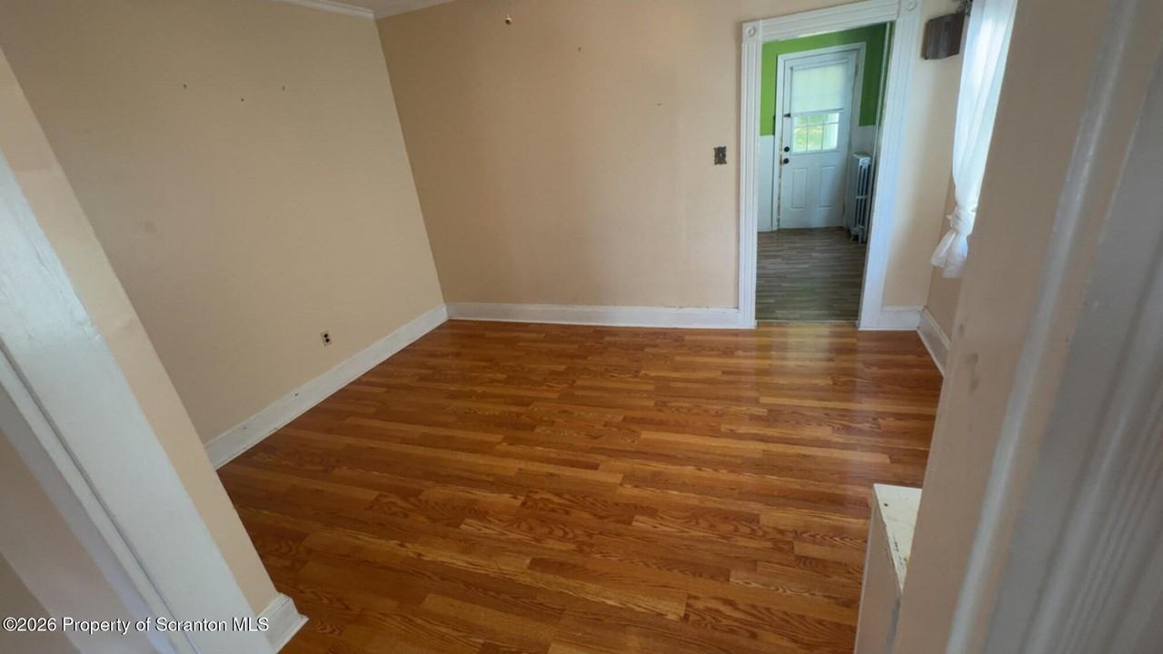 319 New York St - Photo 4 of 13