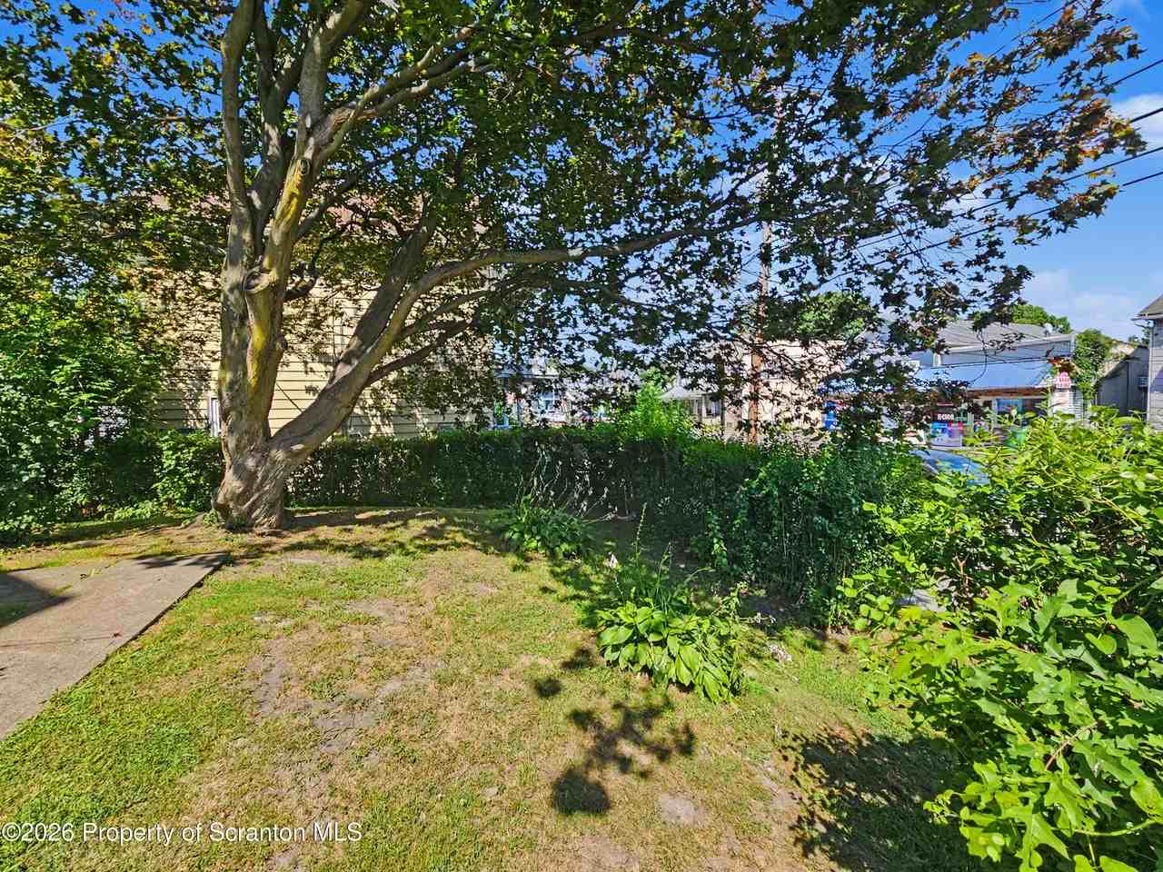 828 Cedar Ave #1stFL - Photo 2 of 14