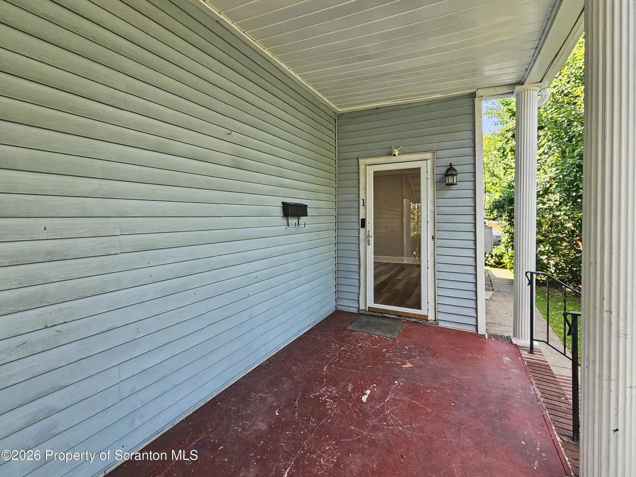 828 Cedar Ave #1stFL - Photo 3 of 14