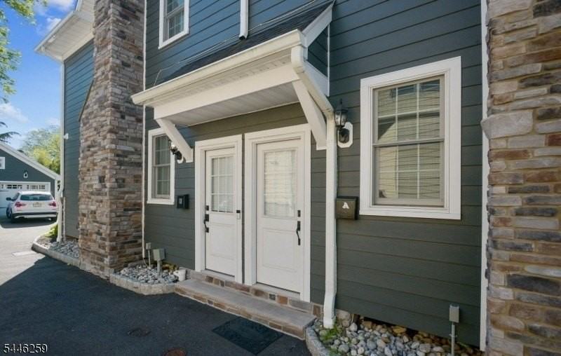 24 Blaine St #A - Photo 4 of 17