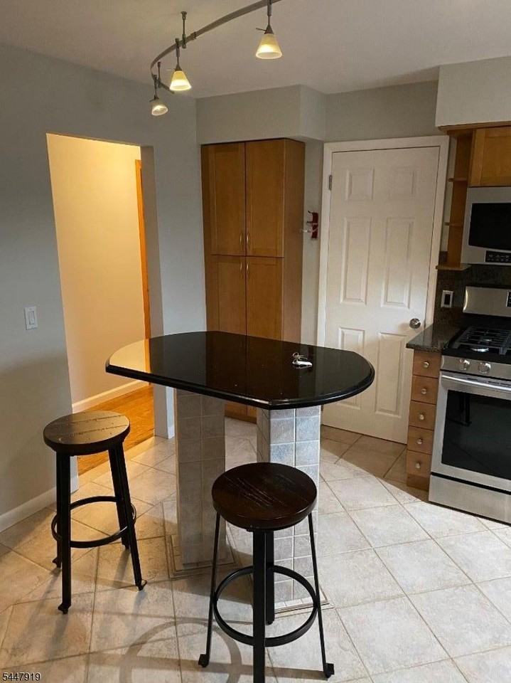 506 E Price St #1 - Photo 4 of 24
