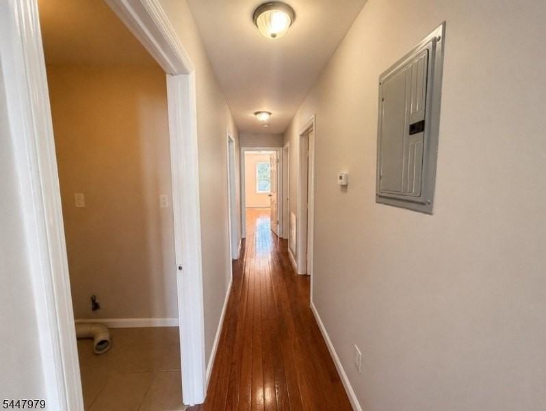 323 S Park St - Photo 6 of 15