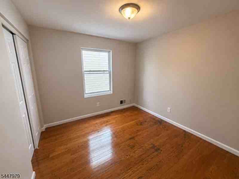 323 S Park St - Photo 7 of 15