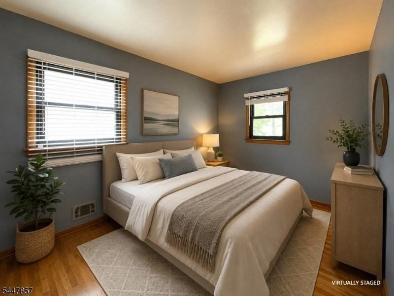 1930 Henry St - Photo 2 of 12
