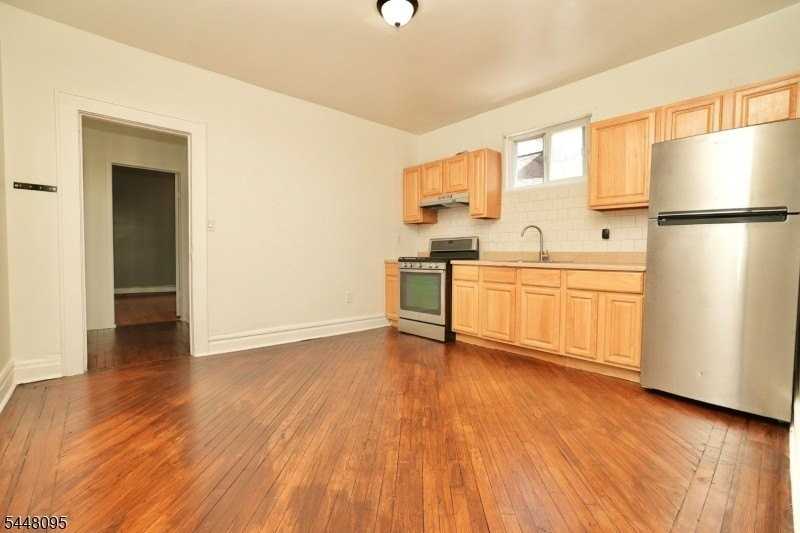 39 Unity Ave - Photo 2 of 10