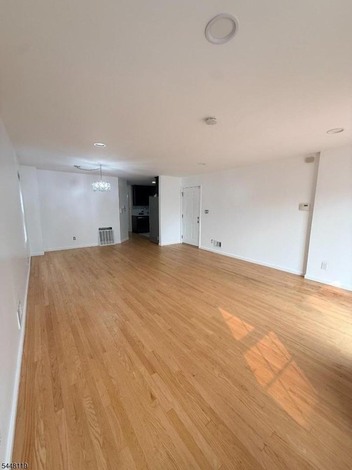 154 Mcadoo Ave - Photo 4 of 14