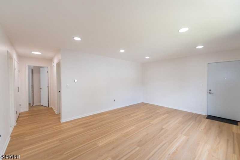 37 Spencer Pl #2 - Photo 4 of 6