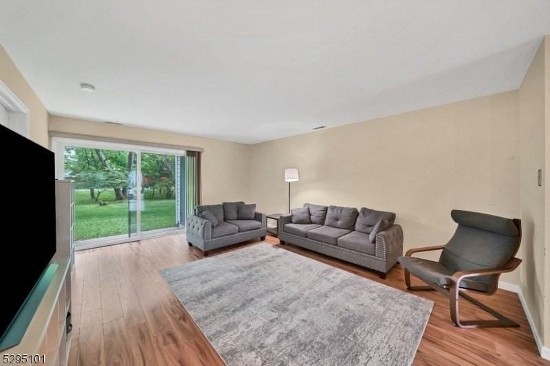 115 Wycombe Pl - Photo 7 of 30