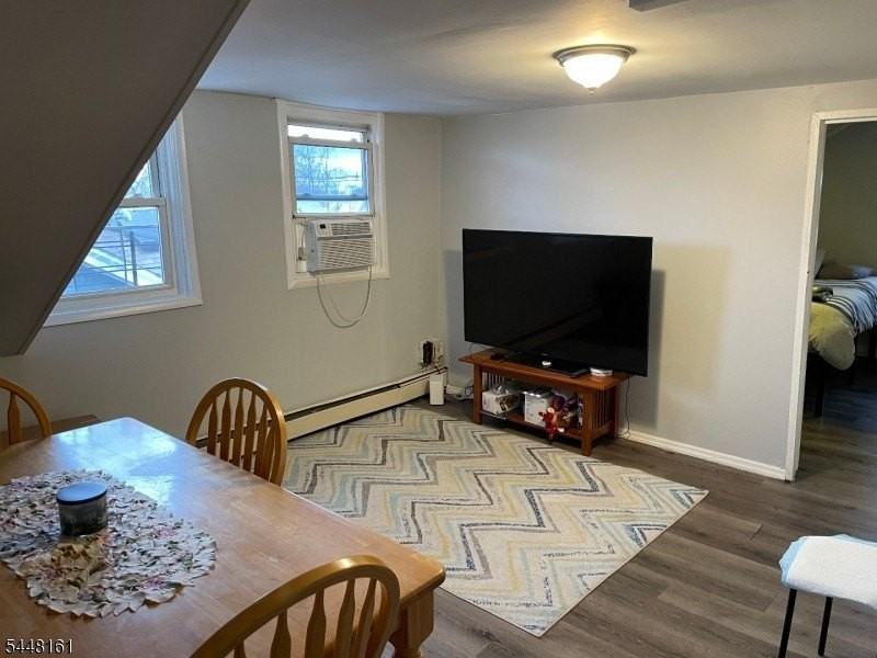 318 E 1st Ave #3