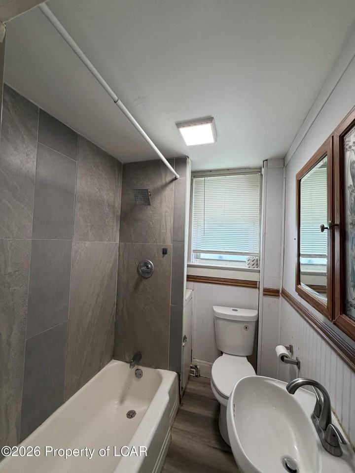 166 Brook St #2ndFL - Photo 4 of 5