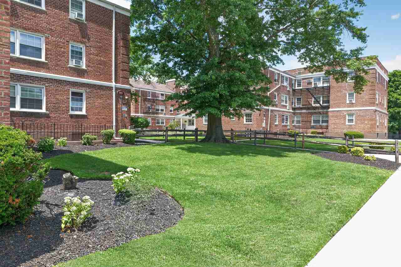 Patchogue Village at Maple, an Eagle Rock Community - Photo 5 of 6