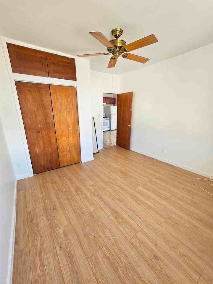 291 Linden Ave - Photo 6 of 9