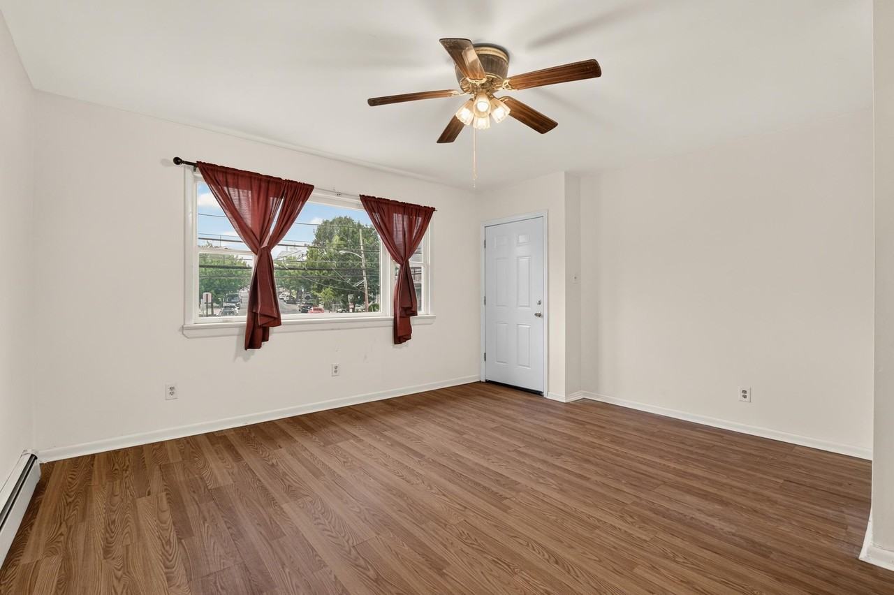 364 Princeton Ave #1 - Photo 5 of 19