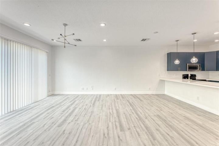 502 Southwest 4th Avenue - Photo 6 of 8