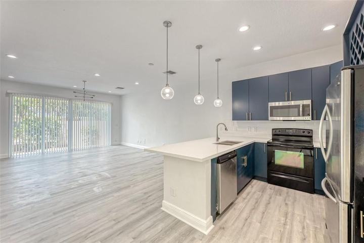 502 Southwest 4th Avenue - Photo 4 of 8