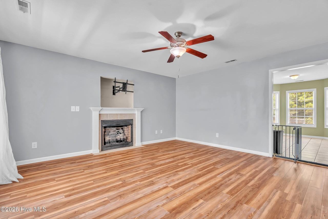 477 Sand Ridge Rd - Photo 7 of 38